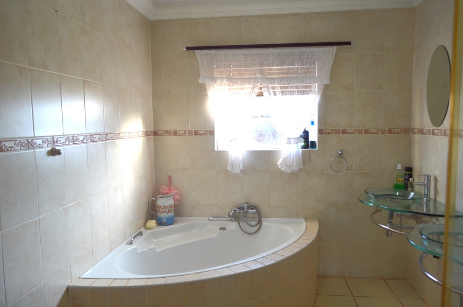 4 Bedroom Property for Sale in Doringkruin North West